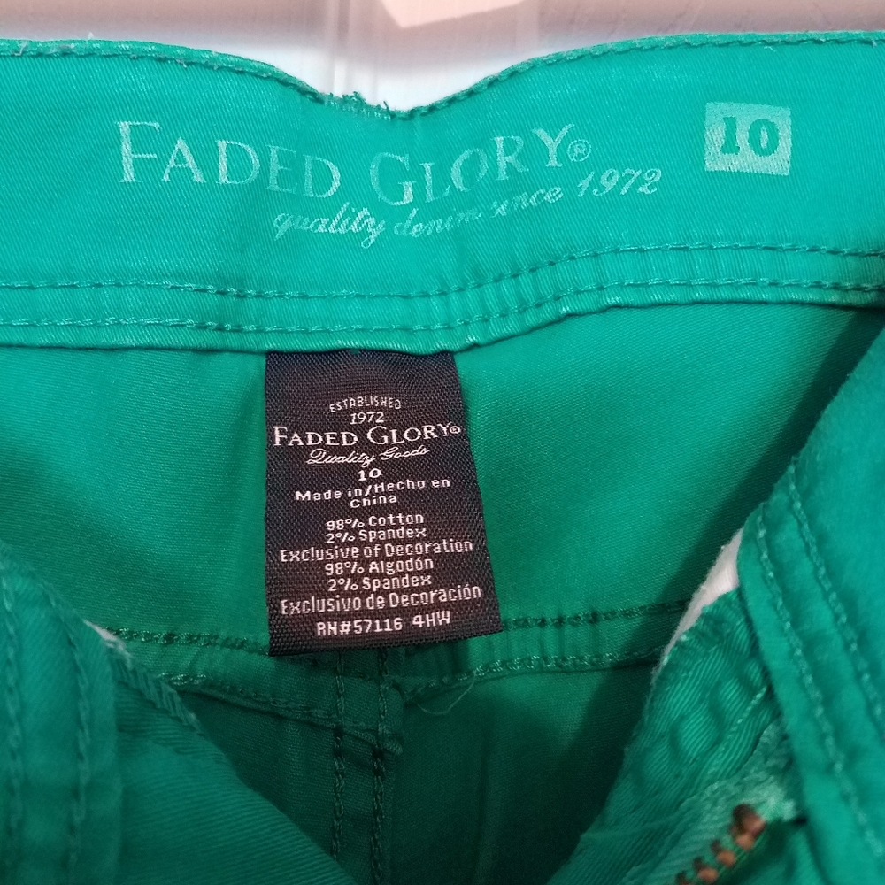 Green Capris - Picture 4 of 5